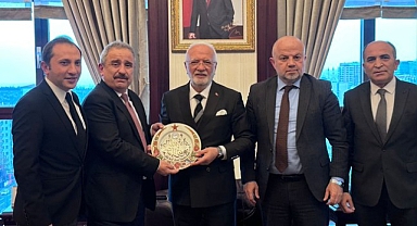 TÜBAF Mustafa Elitaş'a Dosya Sundu 