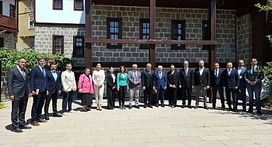 AK Partili Yayman: CHP'deki taht kavgası bütün bu süreçleri tetikledi