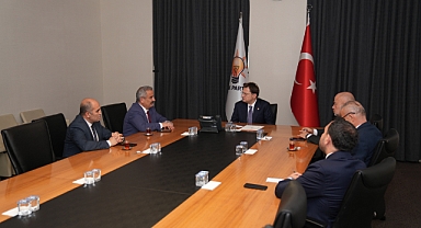TÜBAF Heyeti AK Parti Genel Başkan Yardımcısı Halit Yerebakan'ı Ziyaret Etti 